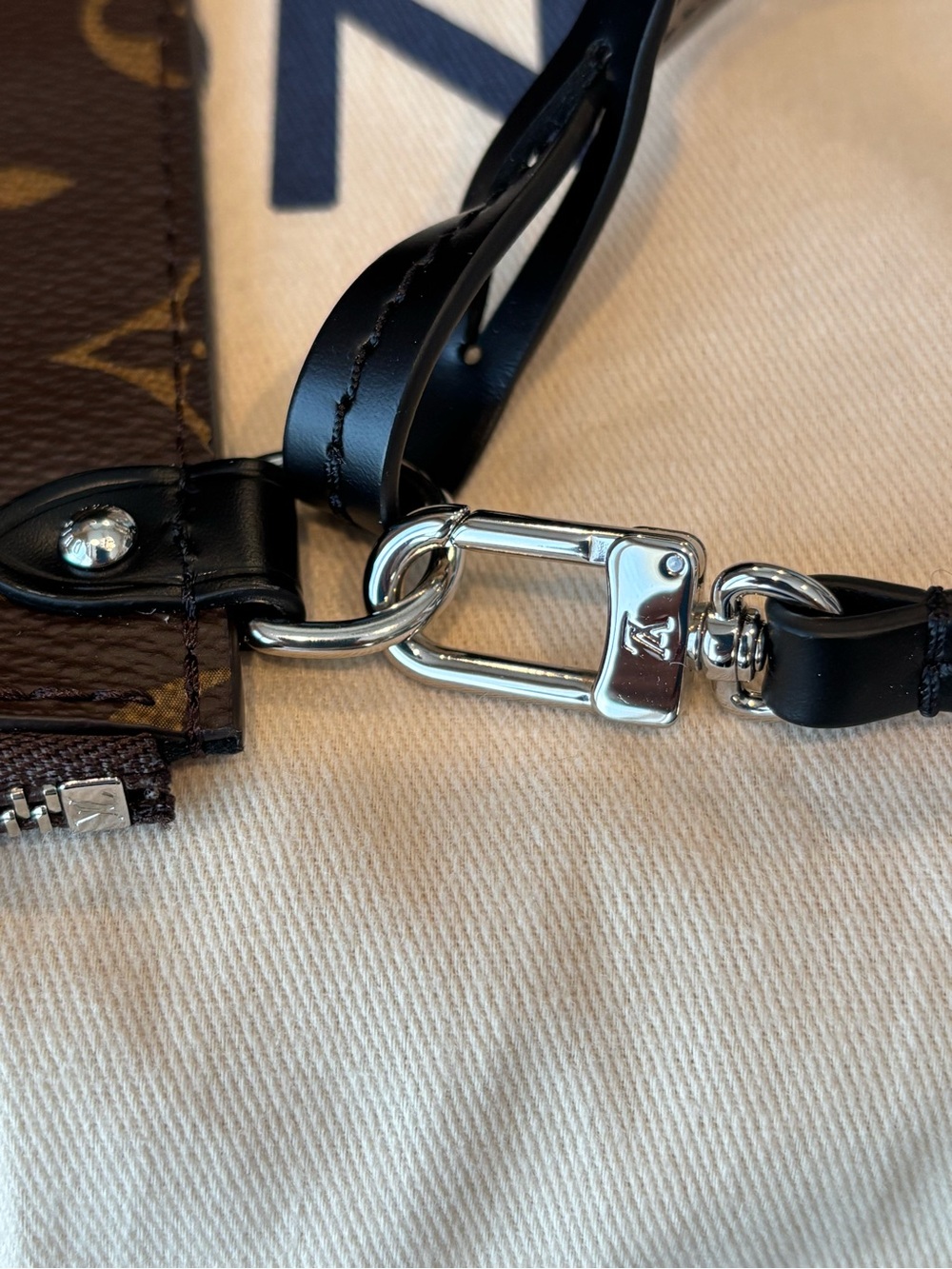 Louis Vuitton Black Epi Leather Neverfull with Brown/Black Monogram Pouch - Picture 7 of 13